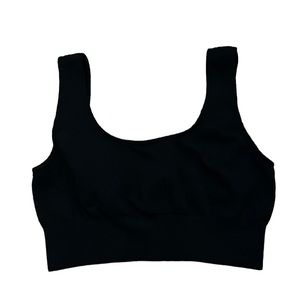 Black ribbed sports bra